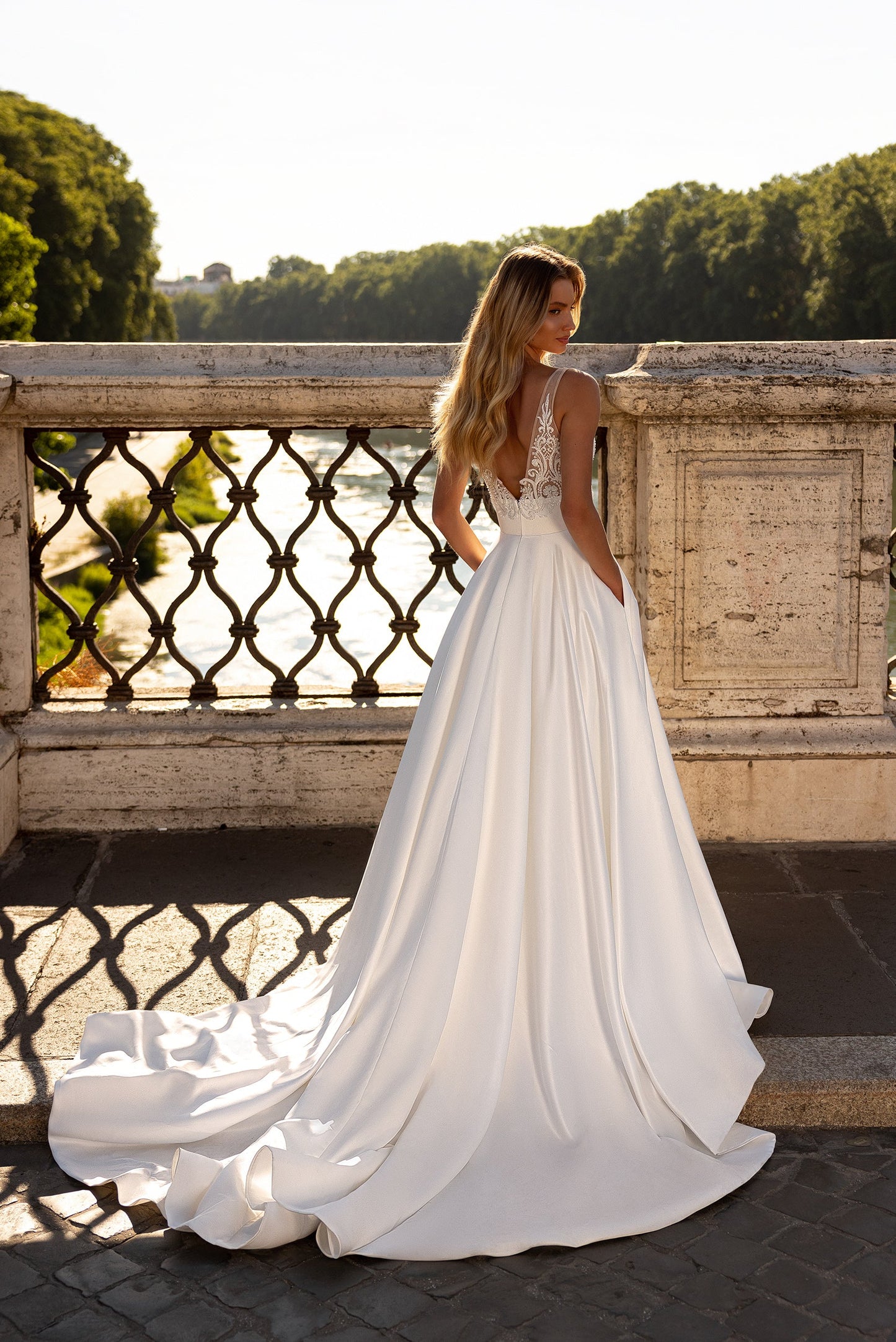 Wedding dress MN-985 Valerdi