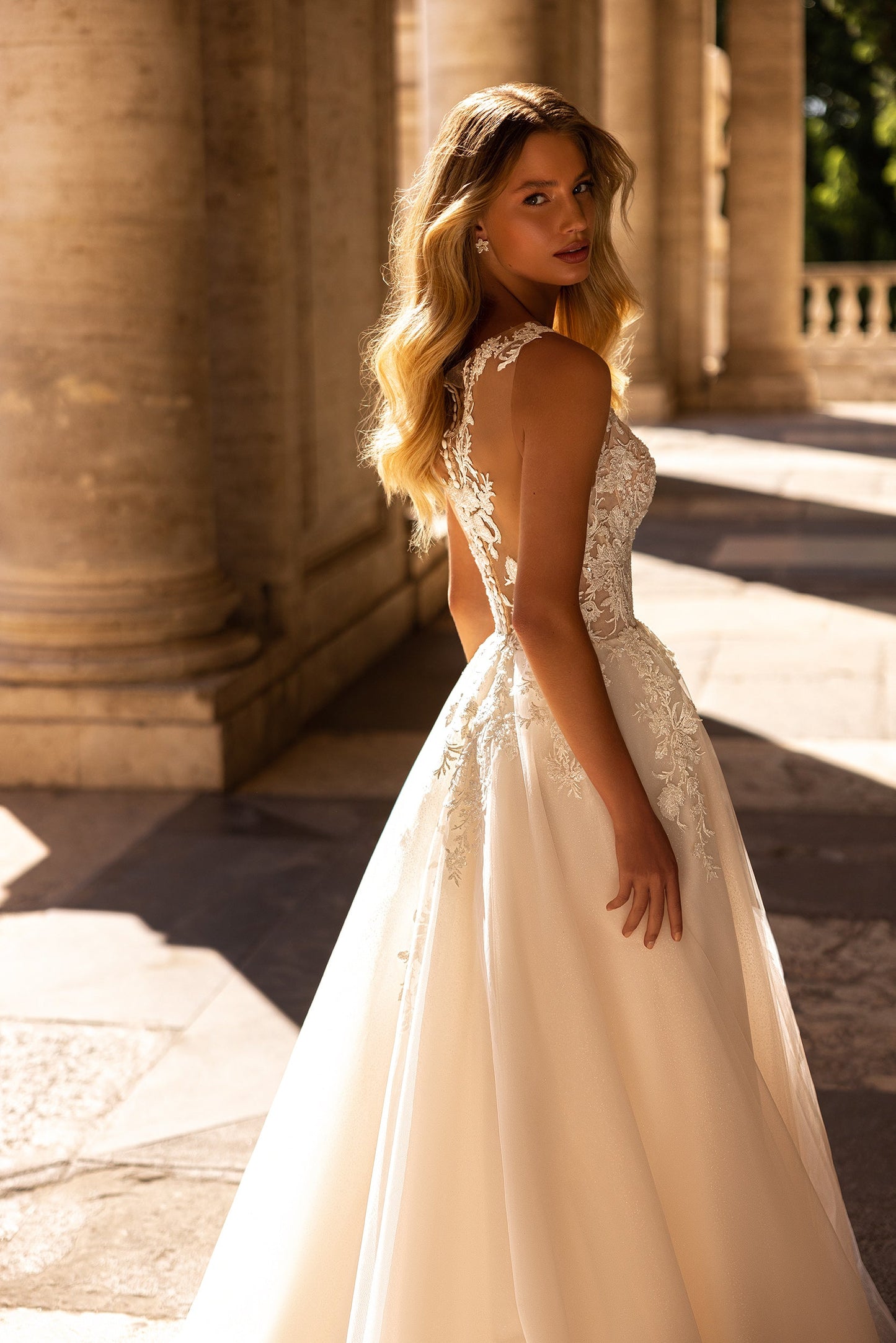 Wedding dress MN-987 Lola
