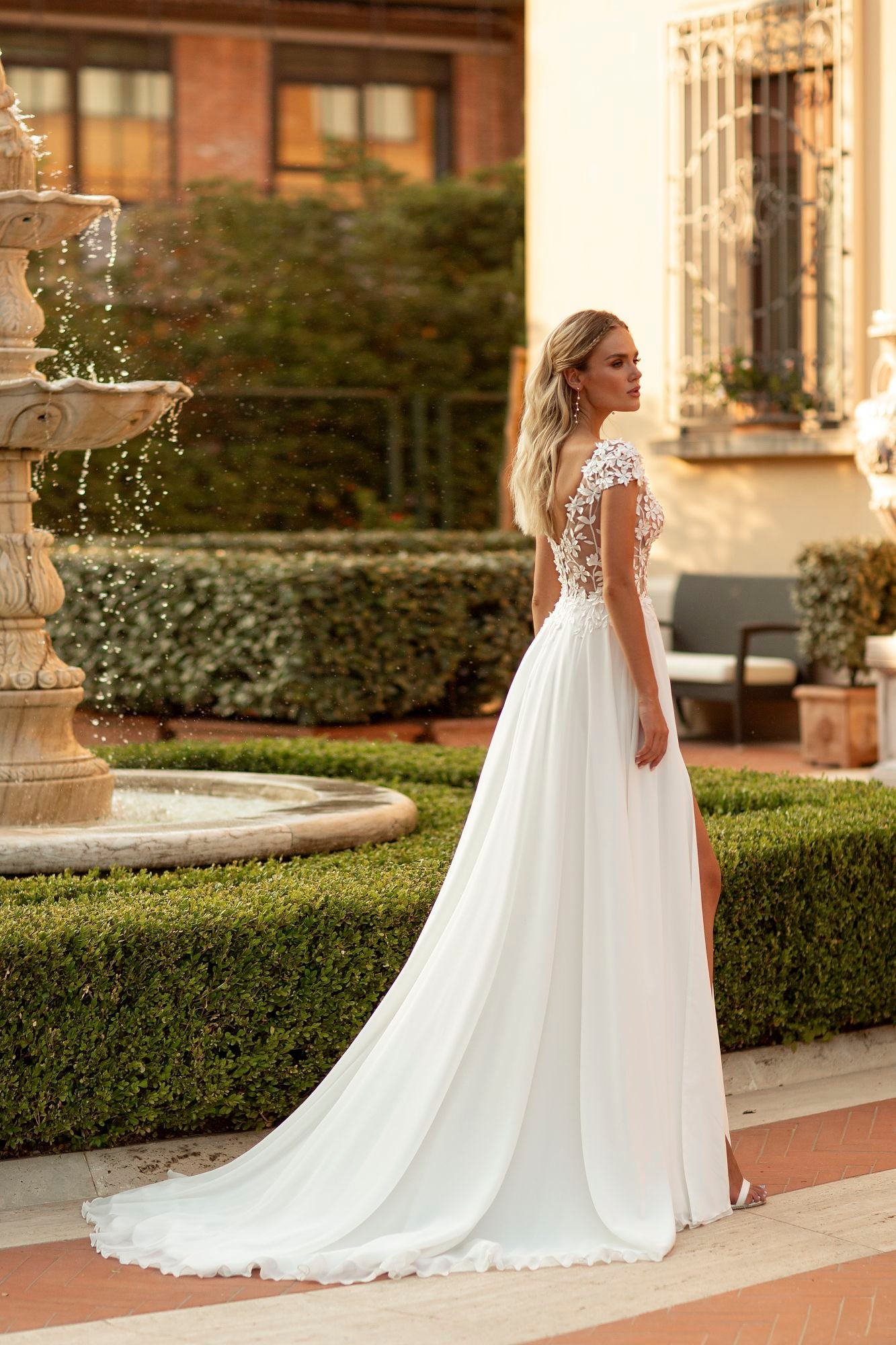 Wedding Dress | Miamigirlfriends | sell it